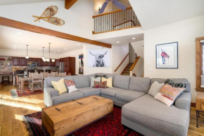 #1014 - Upgraded Townhome - Private Jacuzzi & Mountain Views